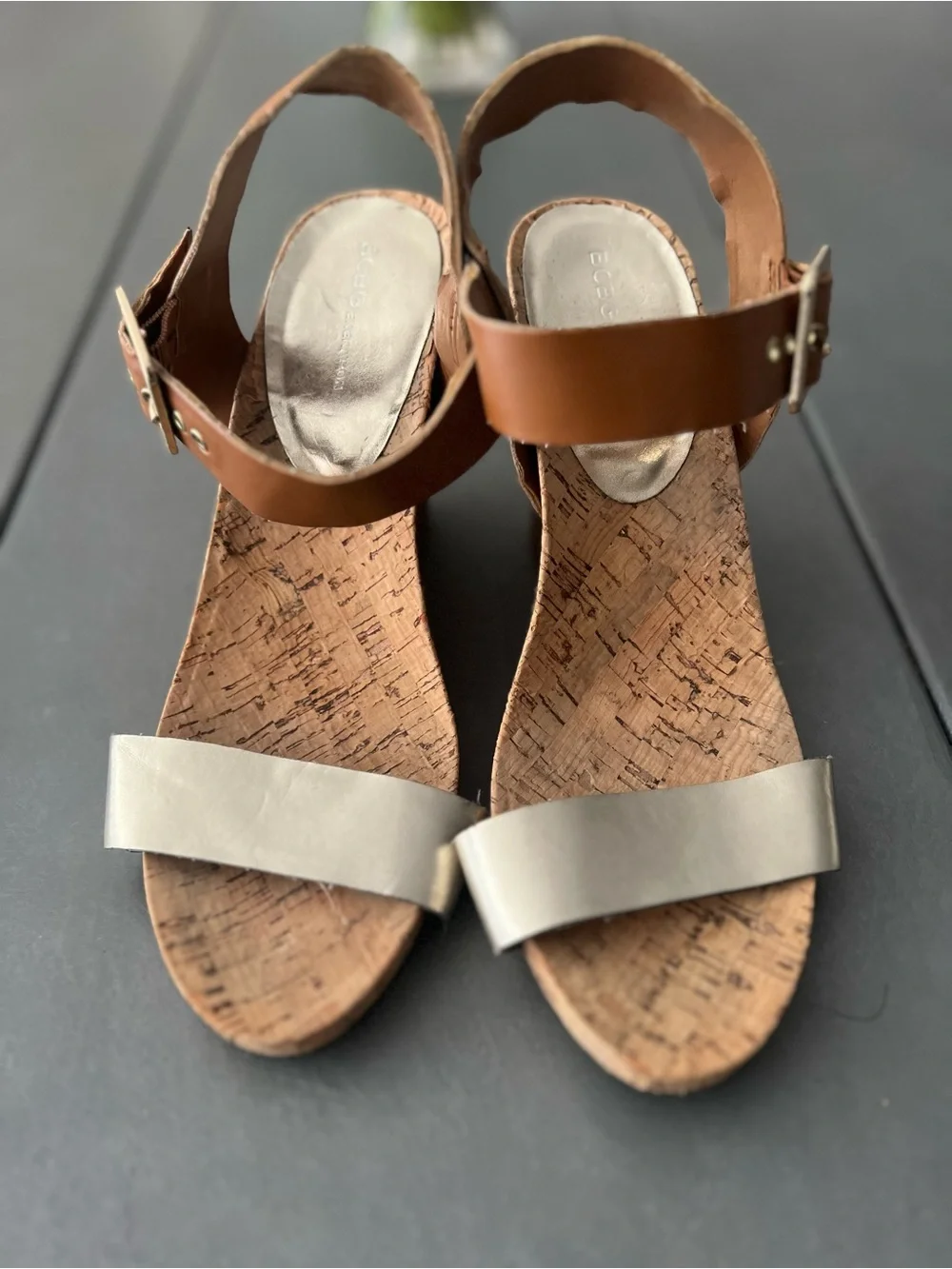 BCBGeneration‎ Brown Cork Wedge Sandals Metallic Strap Casual Resort Size 10